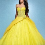 Geltona suknia